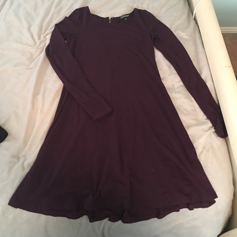 Loose long sleeve burgundy dress